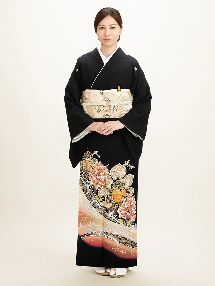 A40Anju！☆used美品☆ 結婚式 金彩 豪華 黒留袖6点セット A40Anju様専用！☆used美品☆ 結婚式 金彩 豪華 黒留袖6点セット