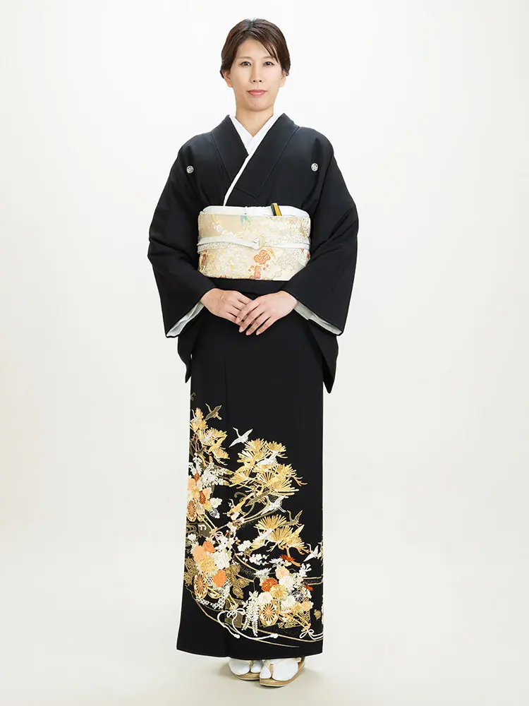 黒留袖 松竹梅 飛翔鶴 花柄模様 金彩 PK-1041 黒留袖／金彩松に花車 鶴（AL0220）｜都民共済 モーニング・留袖